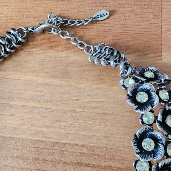 Zara necklace rosebuds - Picture 2 of 2